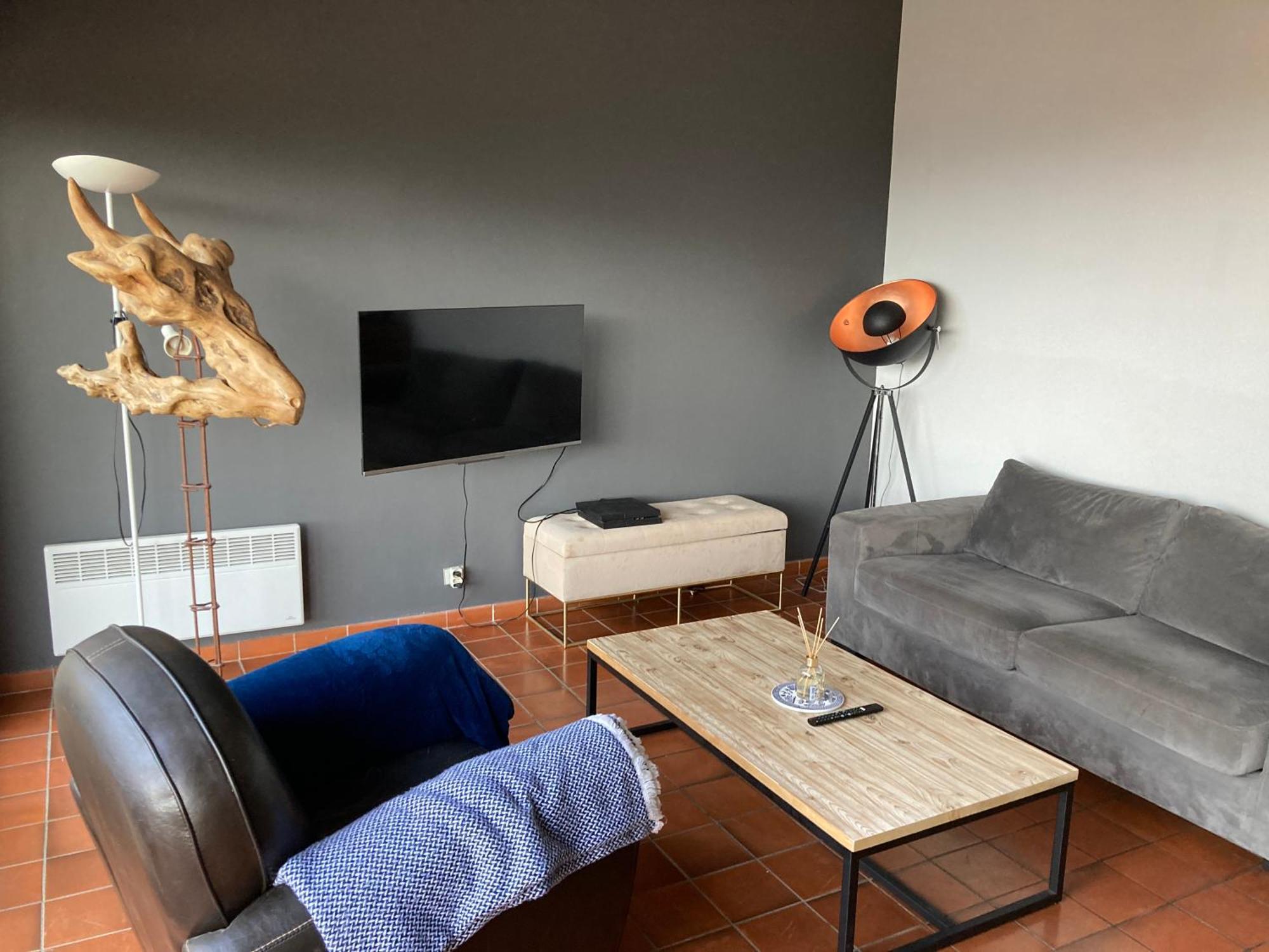 T2 Traversant Avec Une Grande Terrasse Et Piscine Cagnes-sur-Mer Luaran gambar