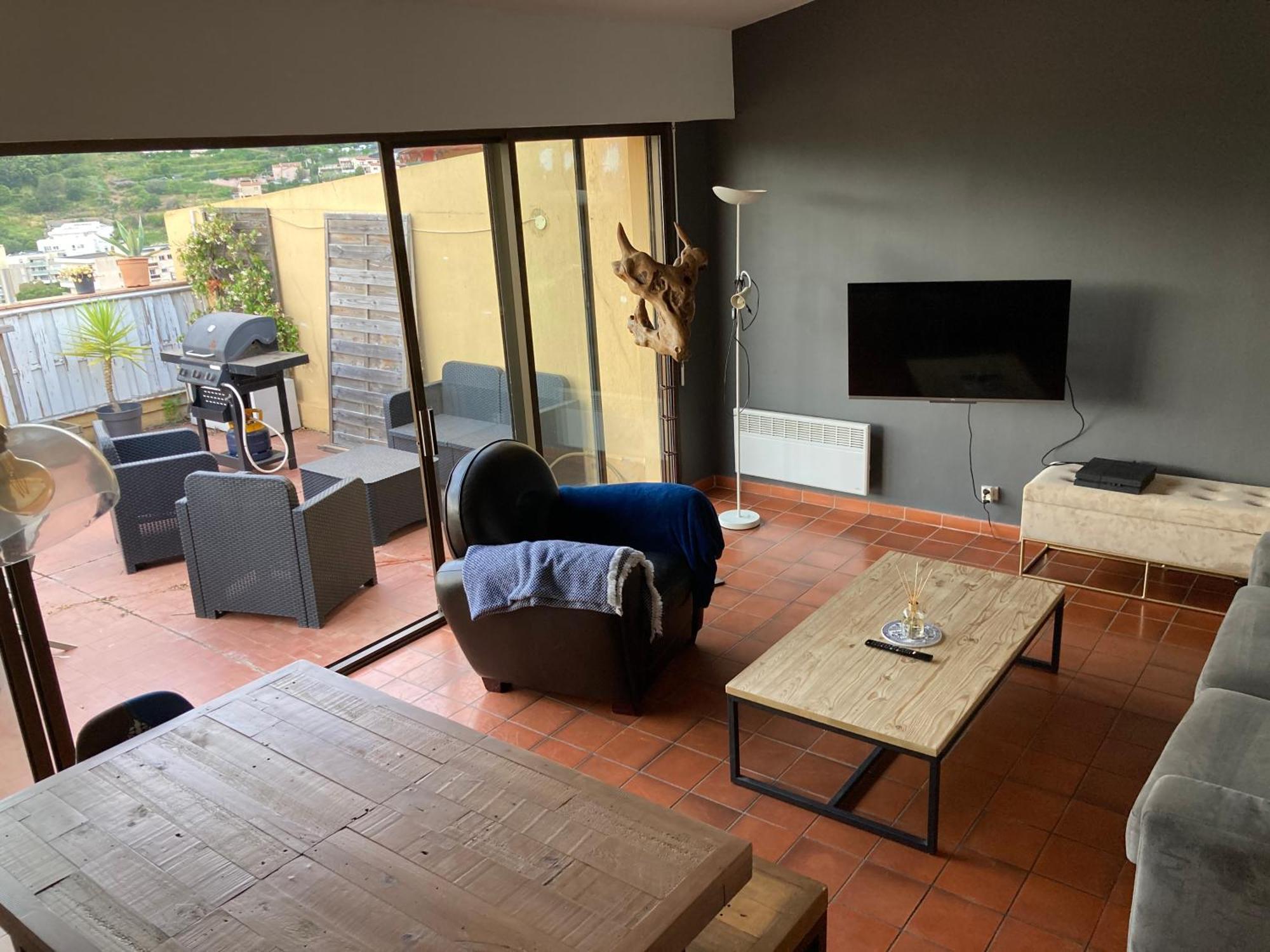 T2 Traversant Avec Une Grande Terrasse Et Piscine Cagnes-sur-Mer Luaran gambar