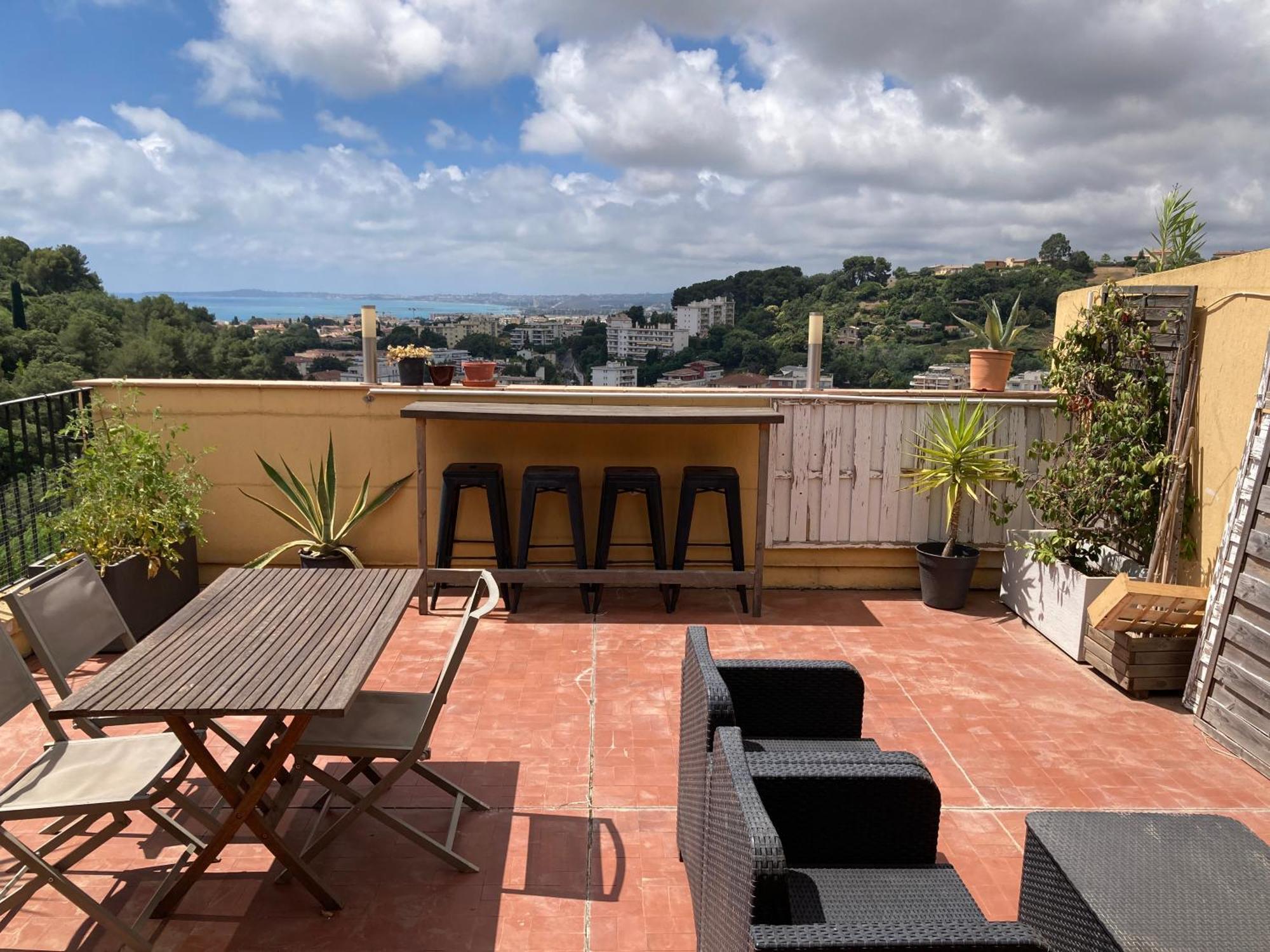 T2 Traversant Avec Une Grande Terrasse Et Piscine Cagnes-sur-Mer Luaran gambar