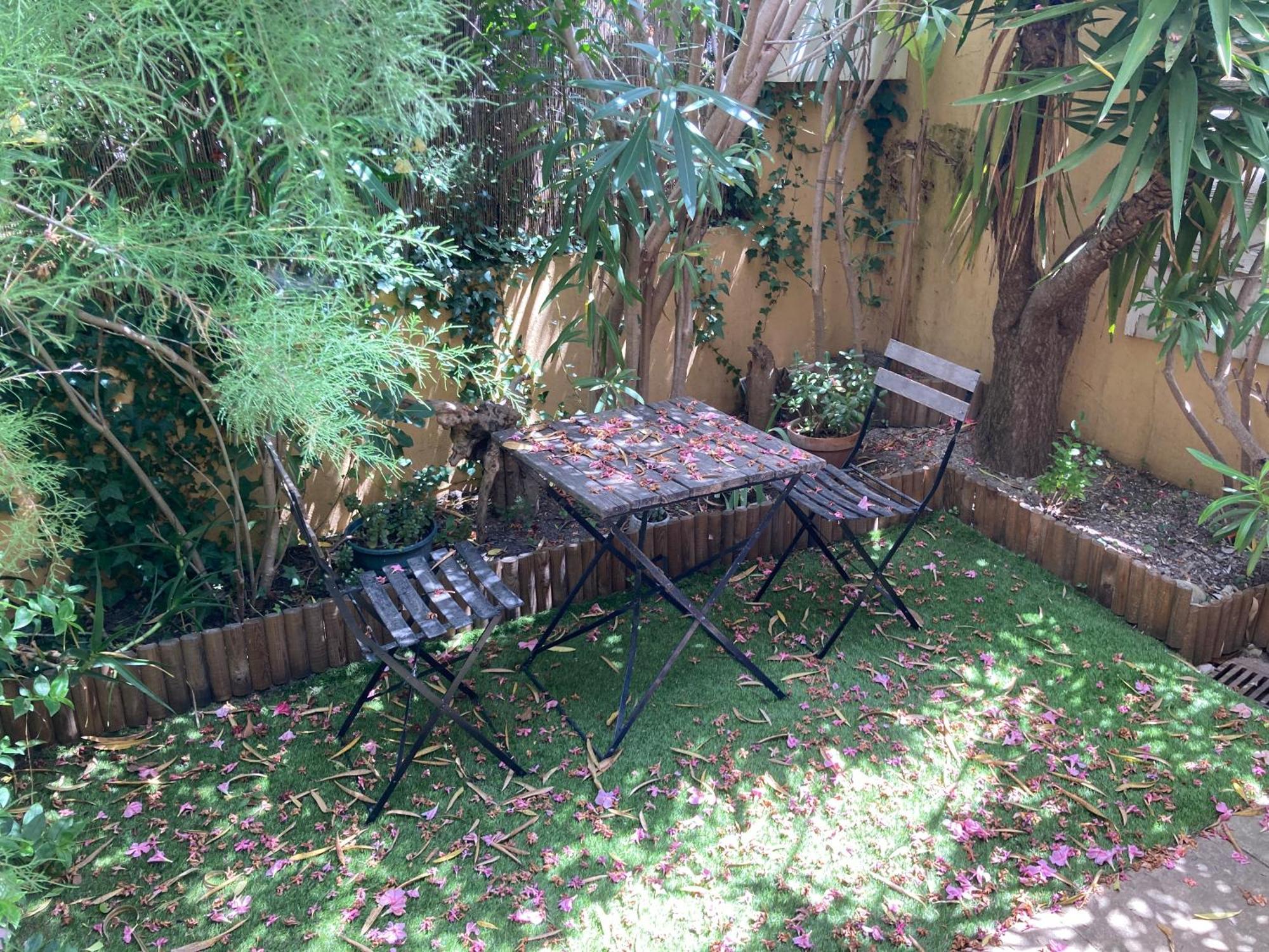 T2 Traversant Avec Une Grande Terrasse Et Piscine Cagnes-sur-Mer Luaran gambar